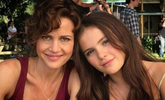 Carla Gugino i Chiara Aurelia na planie Gry Geralda - obrazek