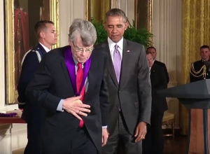 Stephen King - National Medal of Arts 08 - obrazek