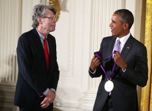 Stephen King - National Medal of Arts 03 - obrazek