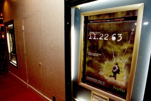 Dallas 63 Regency Bruin Theatre - plakat 2 - obrazek