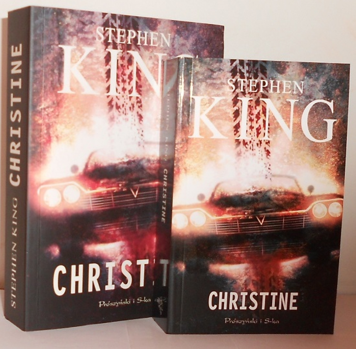 "Christine" - ksiÄĹźka w wydaniu standardowym i kieszonkowym - obrazek